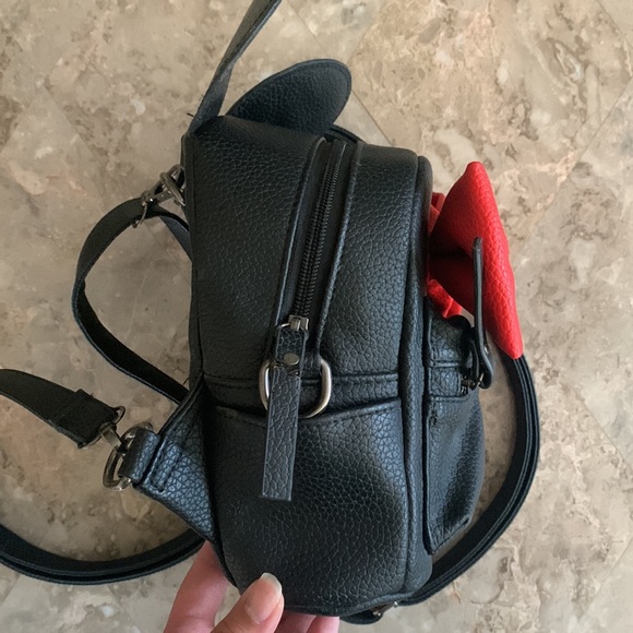 Disney Minnie Mouse Mini Backpack Crossbody Bag - Picture 2 of 6